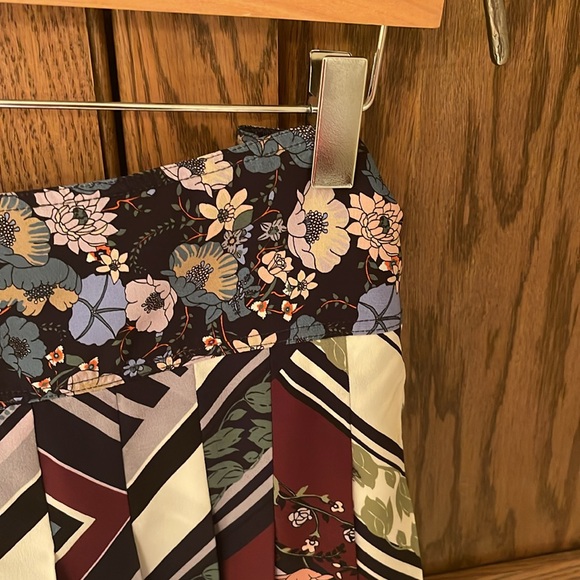 Tory Burch Silk Top + Skirt Set EUC Size 14 Skirt + 12 Top - Picture 4 of 16